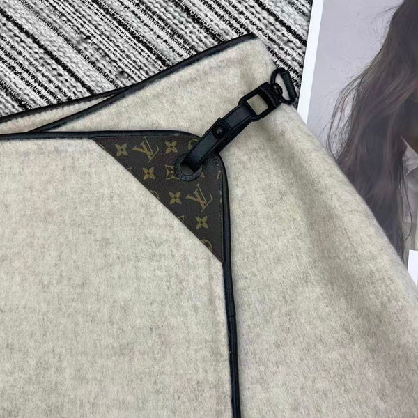 LV 25FW Double-Faced Wool Short Skirt Lambskin Edge Light Gray 311681