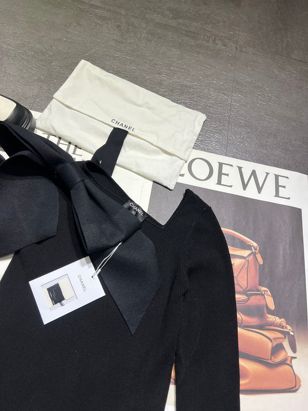 CC 25K Bow Series Off-Shoulder Top Black Wool