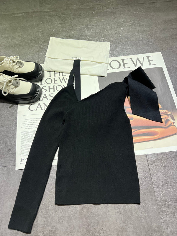 CC 25K Bow Series Off-Shoulder Top Black Wool