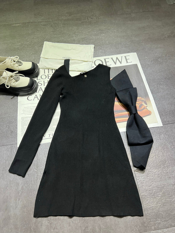 CC 25K Bow Series Off-Shoulder Dress Black Wool