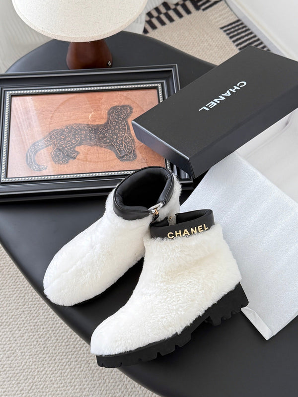 CC 25K White Furry Ankle Boots 507929