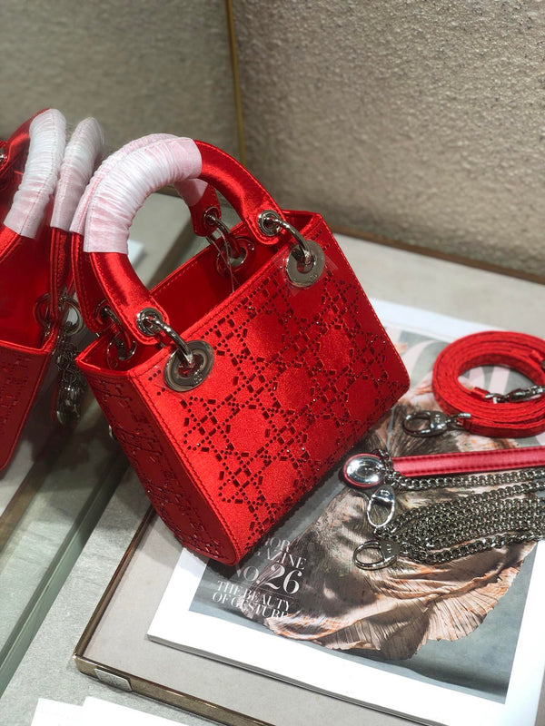 LADY 24 HANDBAG EMBOSSED DIAMOND IN CHERRY RED CALFSKIN