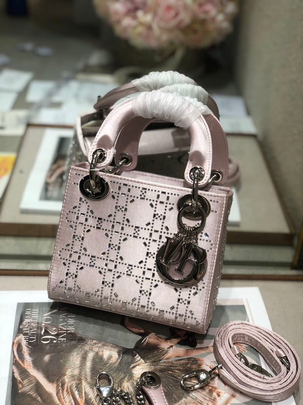 BORSA A MANO LADY 24 IN PELLE DI VITELLO ARGENTO CON RILIEVO DIAMANTE