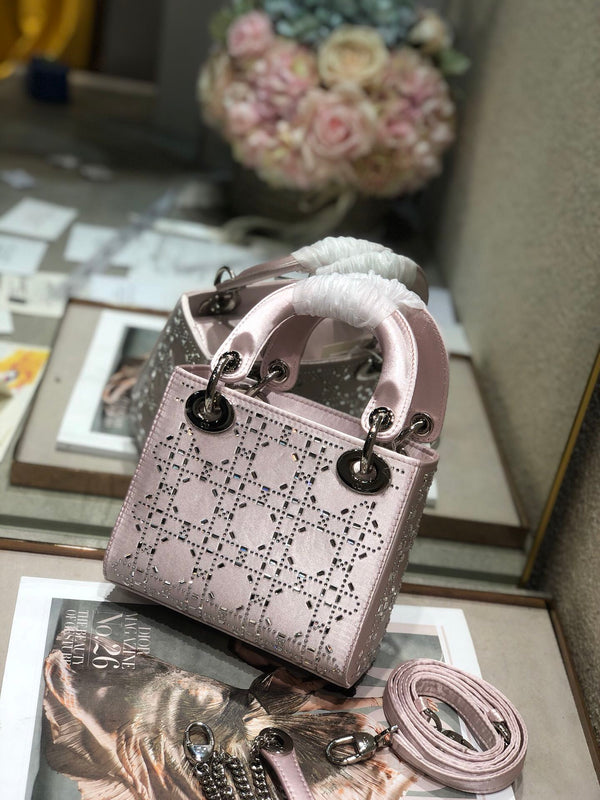 BORSA A MANO LADY 24 IN PELLE DI VITELLO ARGENTO CON RILIEVO DIAMANTE