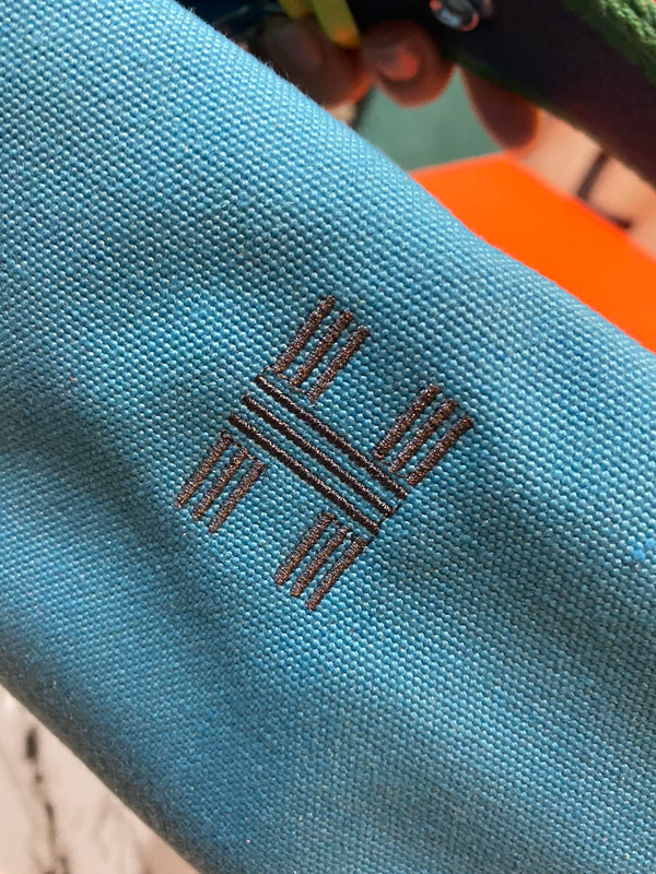 HM BRIDE-A-BRACE 21 CERULEAN CANVAS