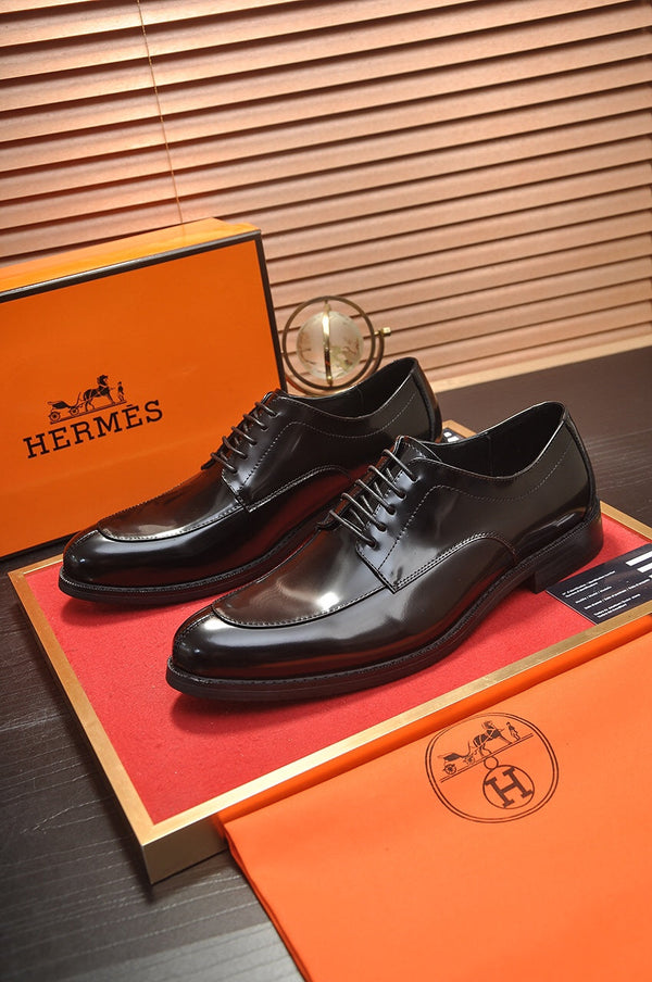 SCARPE ALLACCIATE HM BUSINESS IN PELLE DI VITELLO NERA LUCIDA