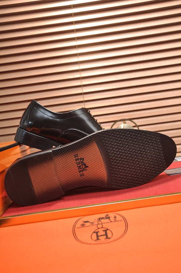 SCARPE ALLACCIATE HM BUSINESS IN PELLE DI VITELLO NERA LUCIDA