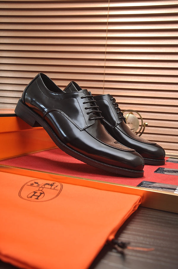 SCARPE ALLACCIATE HM BUSINESS IN PELLE DI VITELLO NERA LUCIDA