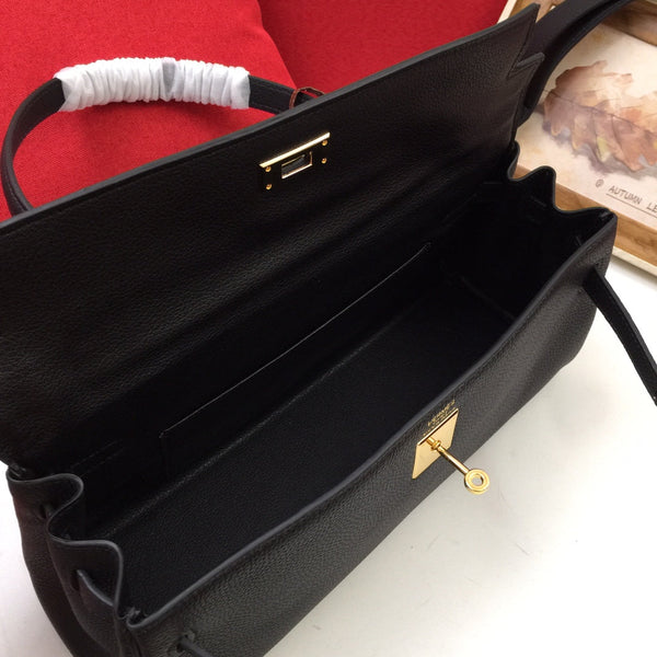 HM SHOULDER BAG 35 BLACK TOGO GOLD HARDWARE