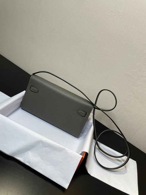 kelly to go wallet 20.5 etain epsom silver hardware