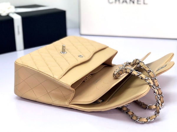 flap bag jumbo 30 light beige lambskin silver hardware