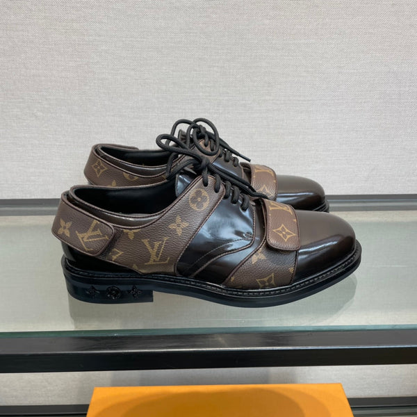 SCARPE LV DERBY HARNESS IN PELLE DI VITELLO MARRONE CIOCCOLATO