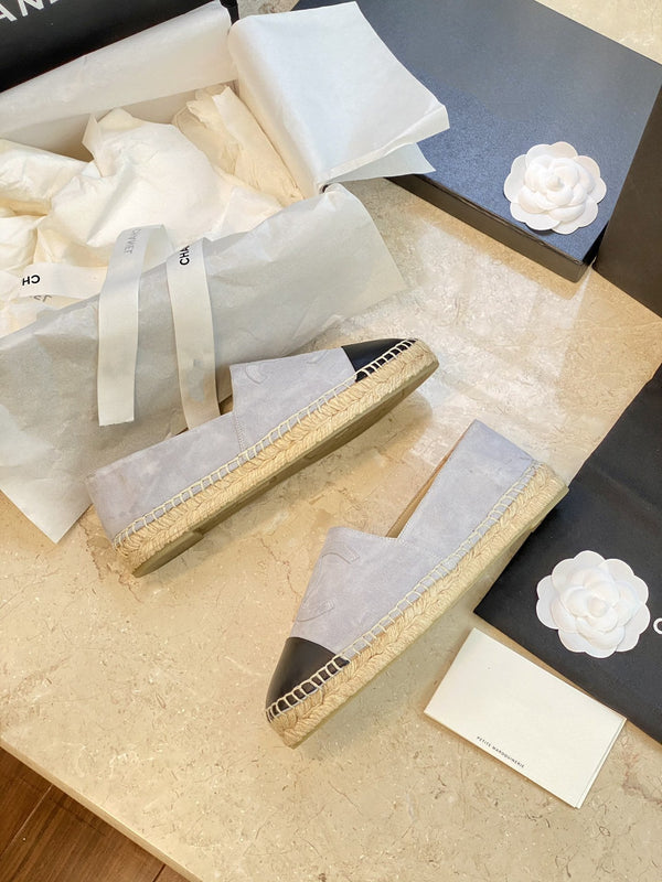 espadrillas in pelle scamosciata grigia e nera di agnello