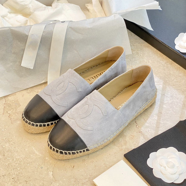 espadrillas in pelle scamosciata grigia e nera di agnello