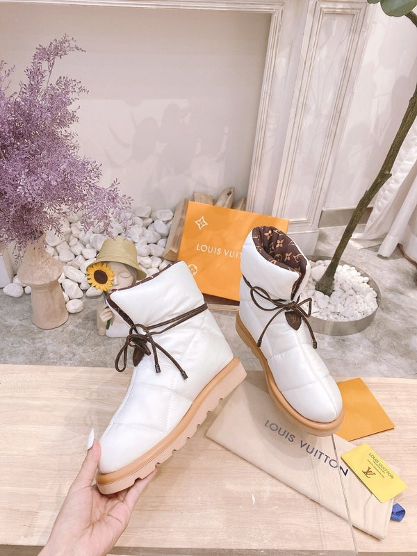 PILLOW COMFORT ANKLE BOOTS IN WHITE NYLON