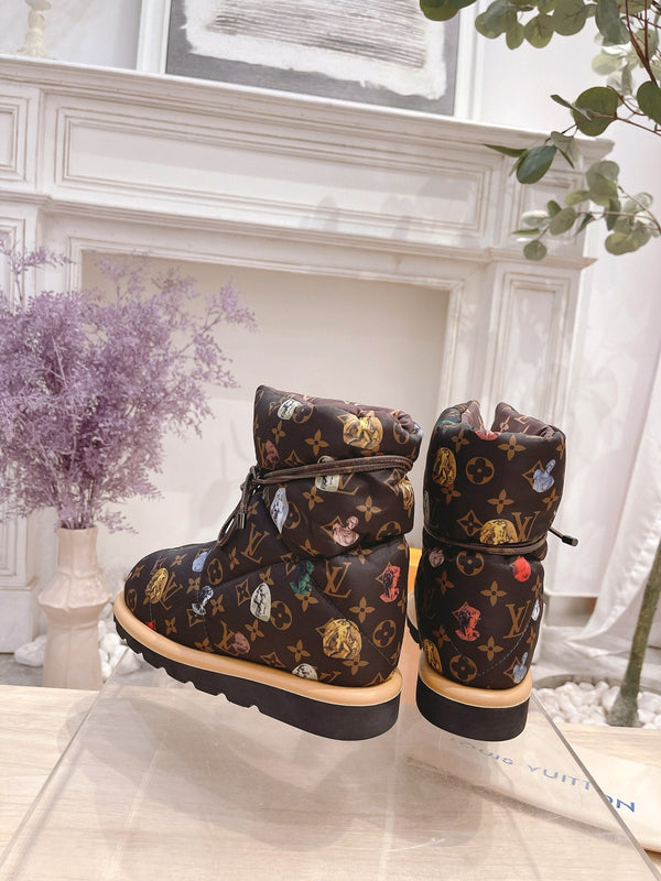 PILLOW COMFORT ANKLE BOOTS IN CHOCOLATE BROWN MONOGRAM NYLON