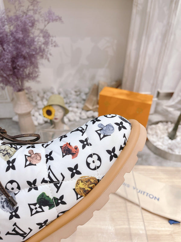 PILLOW COMFORT ANKLE BOOTS IN WHITE MIX BLACK MONOGRAM NYLON