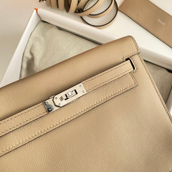 Kelly Danse II 22cm Beige Evercolor Leather Shw