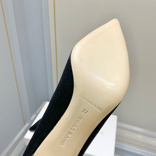 Manolo Wheat Ear Rhinestone High Heels Pumps Black Silk Fabric 327446