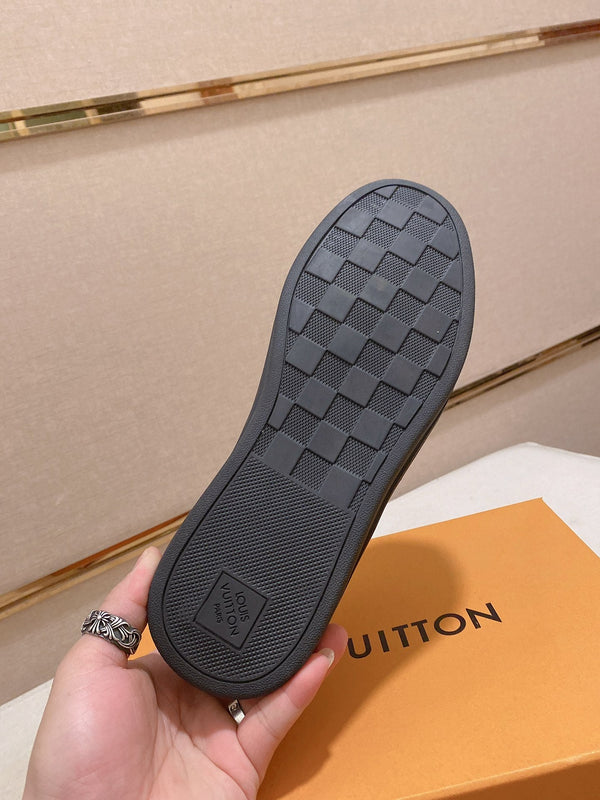 LV TRAINER IN BLACK MIX DARK BROWN CALFSKIN