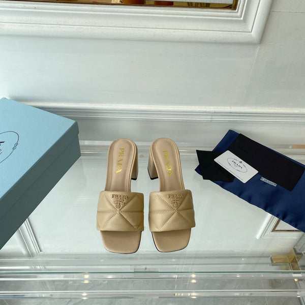 Sandalo con tacco Pra 65 suola quadrata in pelle beige trapuntata