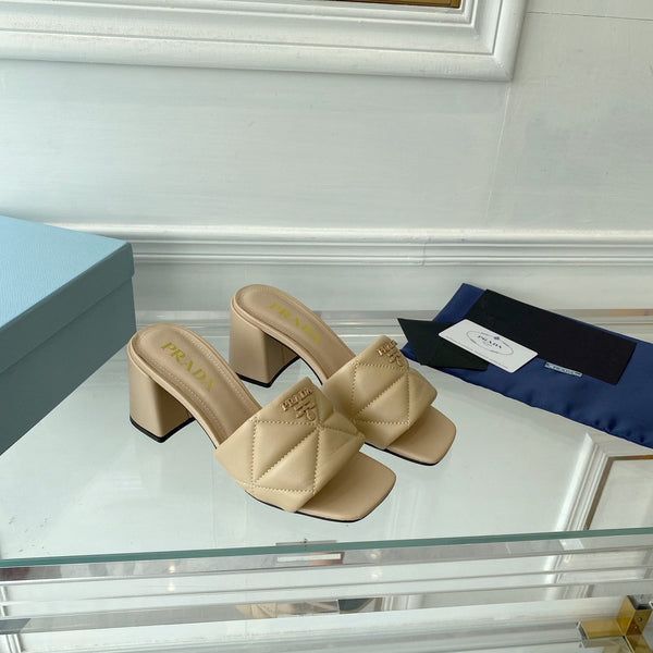 Sandalo con tacco Pra 65 suola quadrata in pelle beige trapuntata