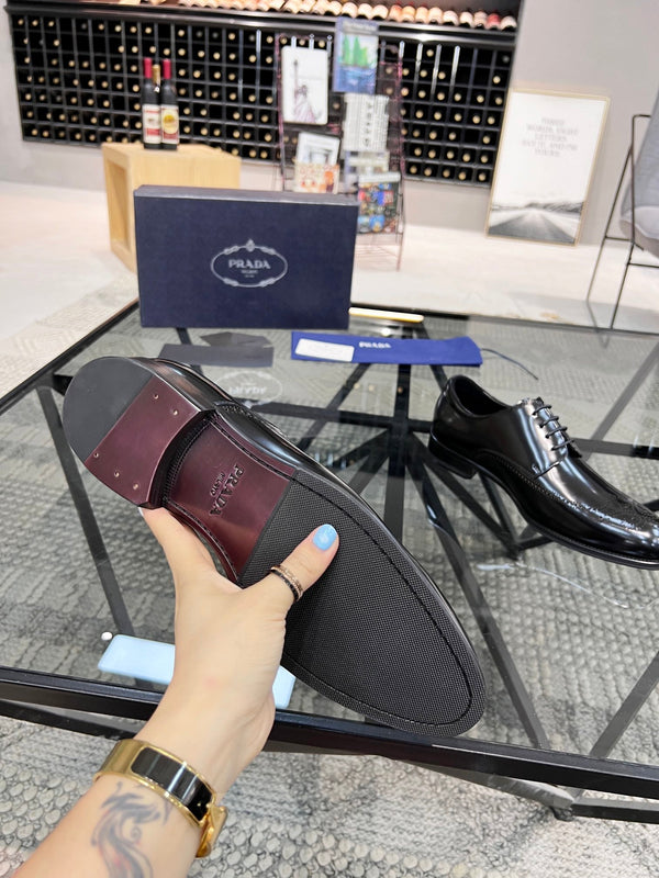 PRA BRUSHED BLACK LEATHER DERBY BROGUE SHOES