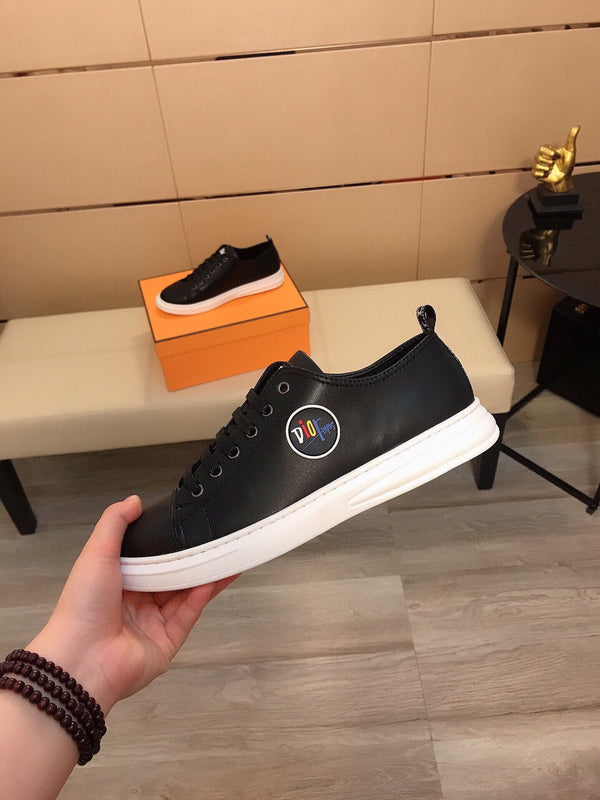 CD B23 LOW-TOP CIRCLE ICON SNEAKER BLACK CALFSKIN