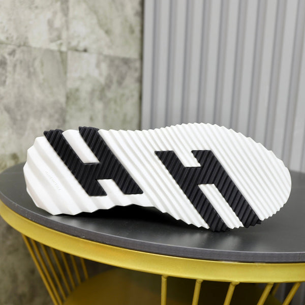 HM BOUNCING SNEAKER BLACK BREATHABLE FABRIC