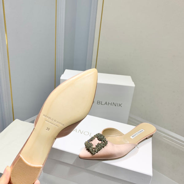 Manolo Buckle Flast Mules Light Pink Silk 327514