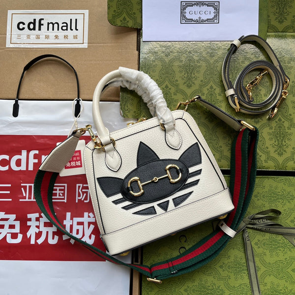 BORSA TOTE GGxADIDAS HORSEBIT 1955 20 CON CINTURINO IN PELLE DI VITELLO BIANCA E NERA, FERRAMENTA ORO