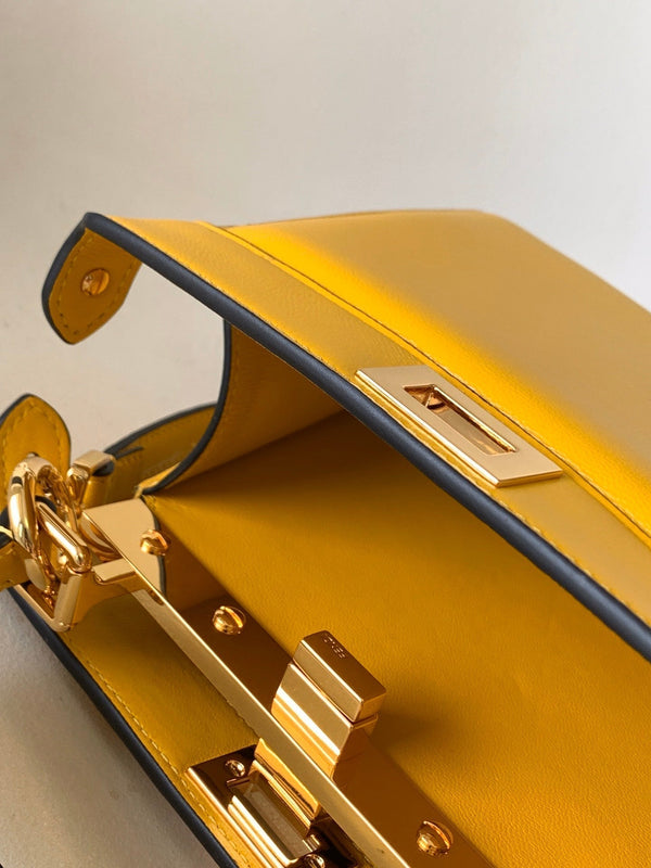 Borsa Peekaboo ISeeU Petite 20 Pelle di agnello gialla Ghw 