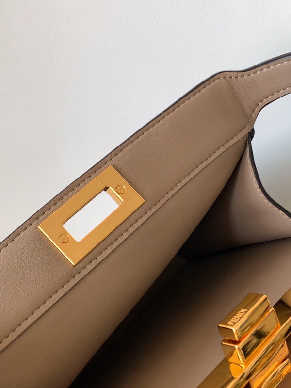 Borsa Peekaboo ISeeU Small da 27 cm in pelle di agnello nera con finiture dorate 