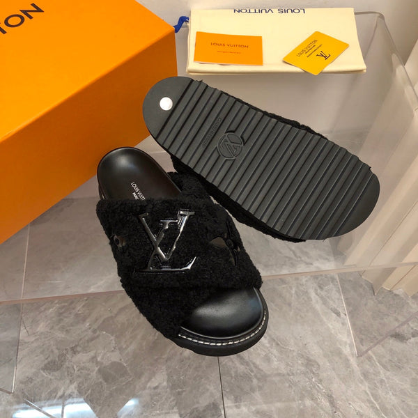 LV Paseo Flat Comfort Mule in pile nero