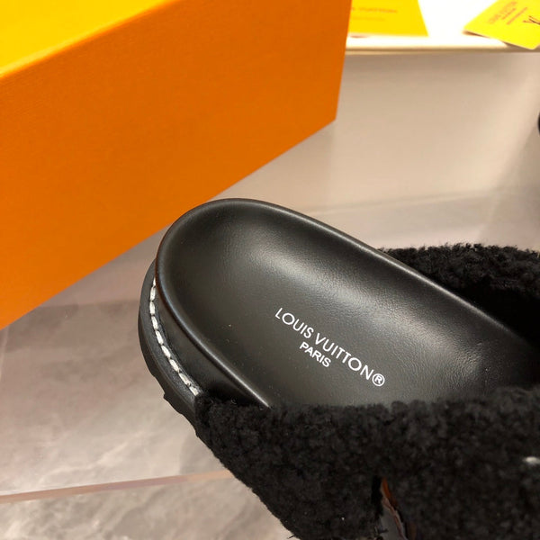 LV Paseo Flat Comfort Mule in pile nero