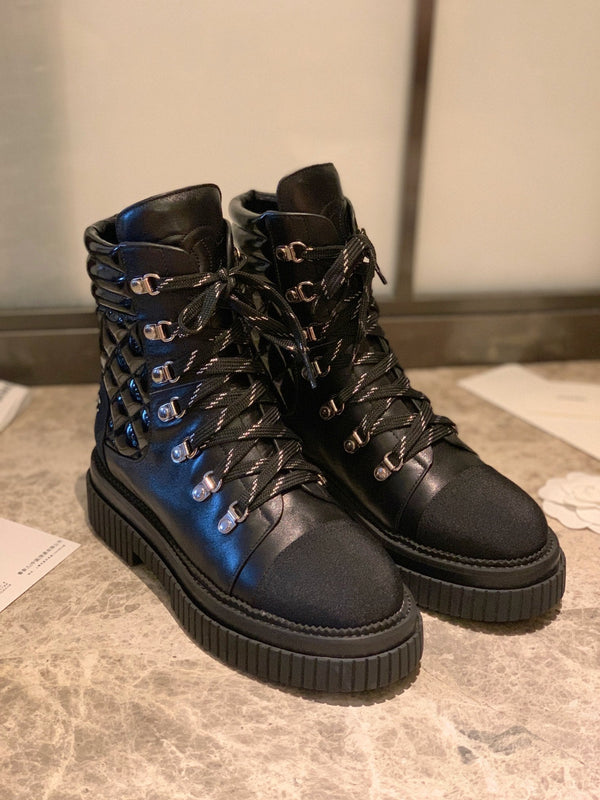 Stivali da combattimento CC 50 mm in pelle di vitello lucida nera trapuntata e tessuto in lycra 940073