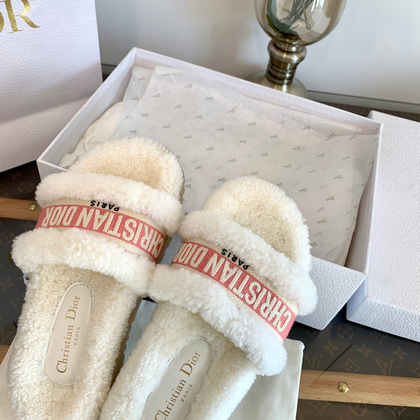 CD Dway Slide Pink White Wool Fleece Lining And Canvas Fabric