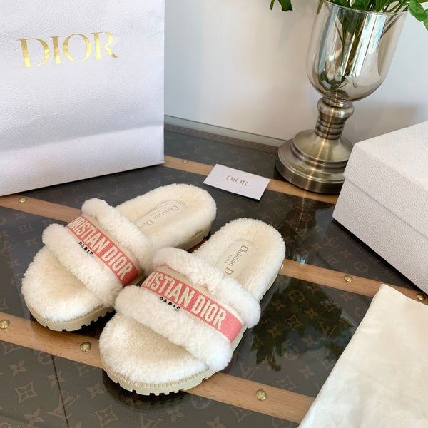 CD Dway Slide Pink White Wool Fleece Lining And Canvas Fabric