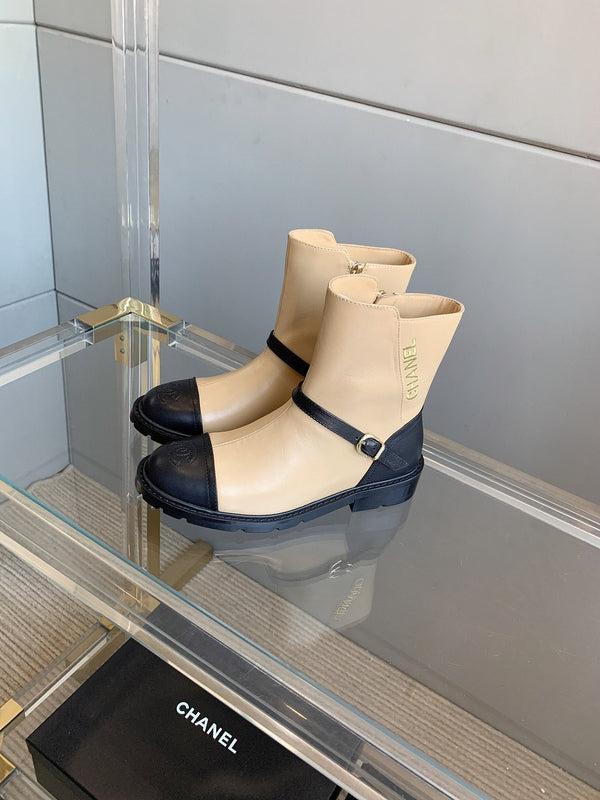 CC Front-Strap Ankle Boots 35mm Black Beige Sheeepskin 464552