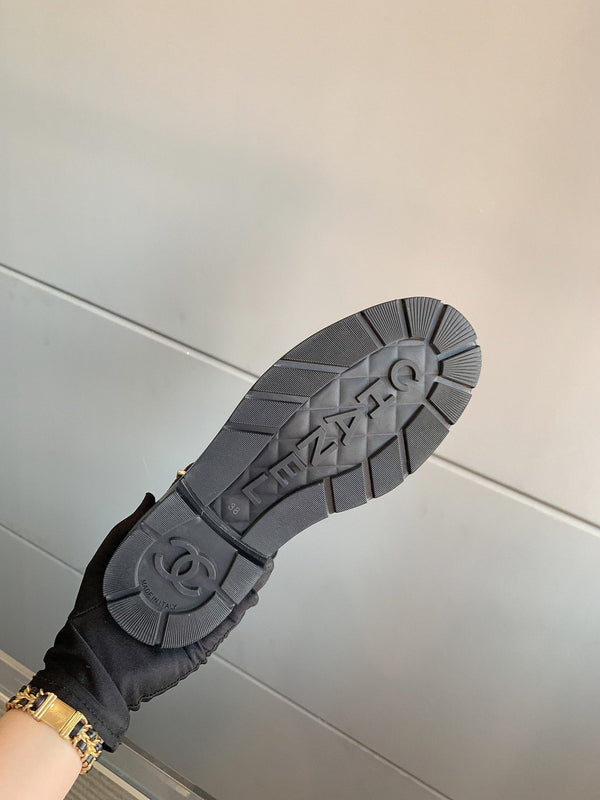 CC Front-Strap Ankle Boots 35mm Black White Sheeepskin 464553