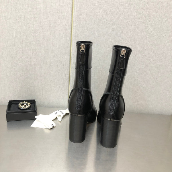 HIGH HEEL ANKLE BOOTS IN BLACK CALFSKIN