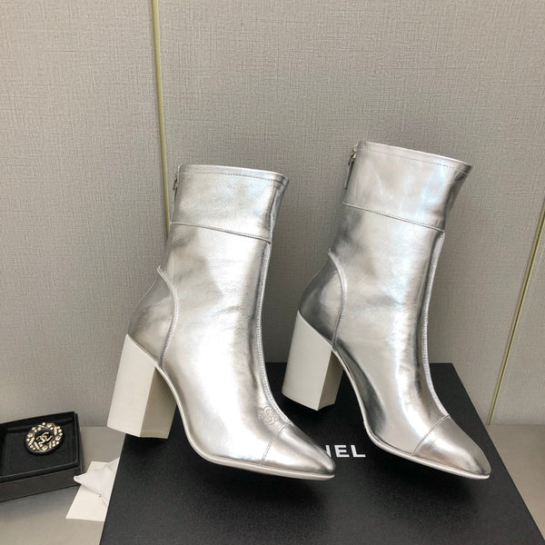 HIGH HEEL ANKLE BOOTS IN SILVER CALFSKIN