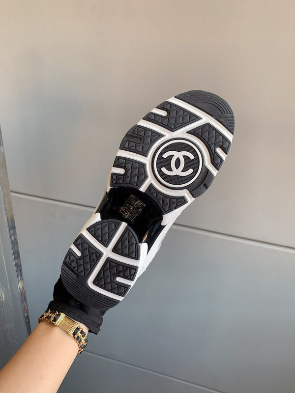 CC Sneaker In White Suede 145637