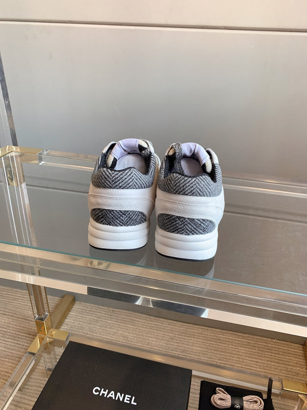 CC Sneaker In White Suede 145637