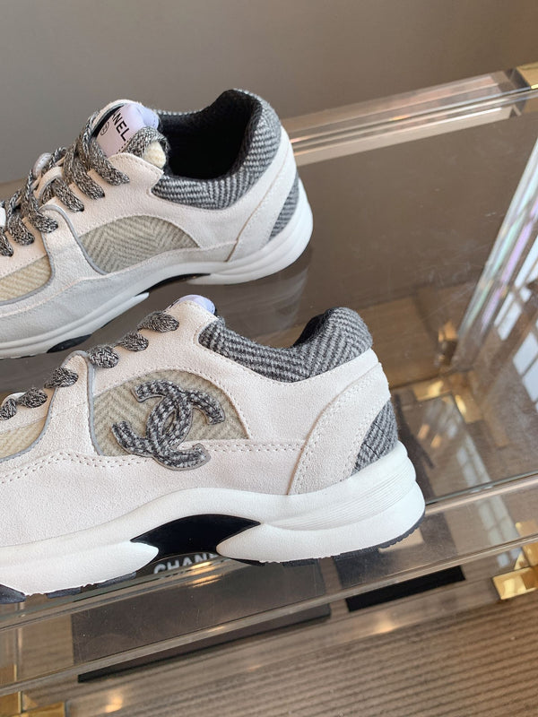 CC Sneaker In White Suede 145637