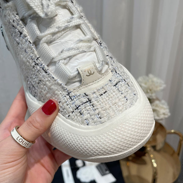 CC Sneaker In White Tweed Fabric 144803