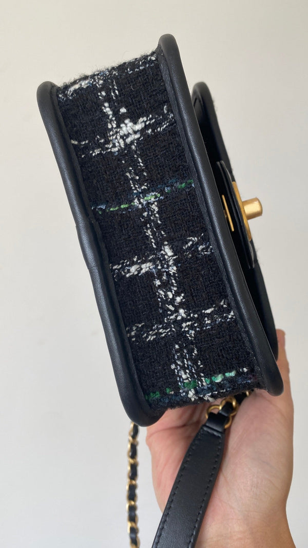 CC 2025 Small Flap Bag 21 Black Tweed Leather Gold Hardware