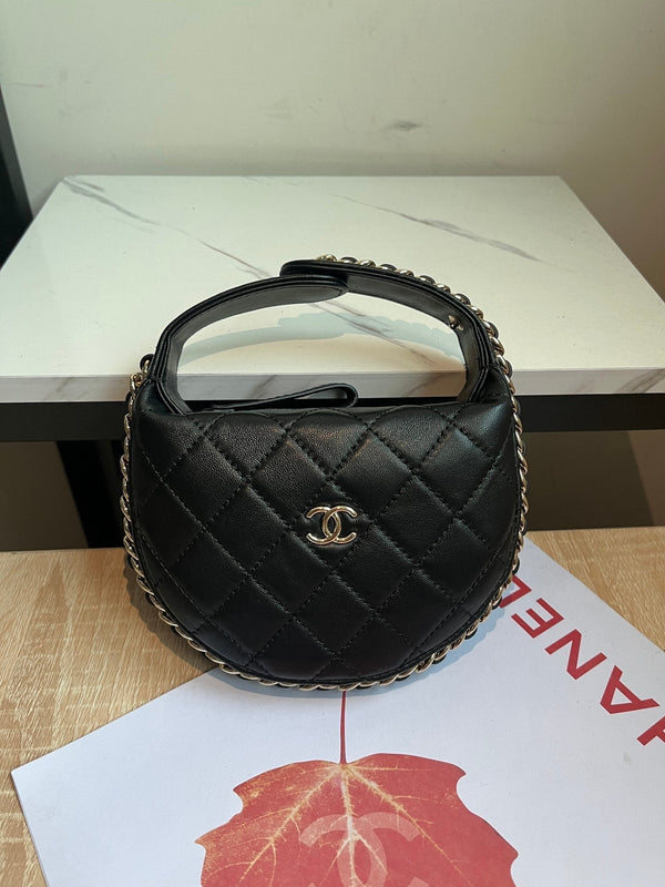 MINI BORSA HOBO 16 IN PELLE DI AGNELLO NERA 