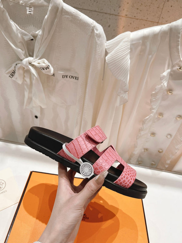 CHYPRE SANDAL BLACK AND BRIGHT PINK LAMBSKIN