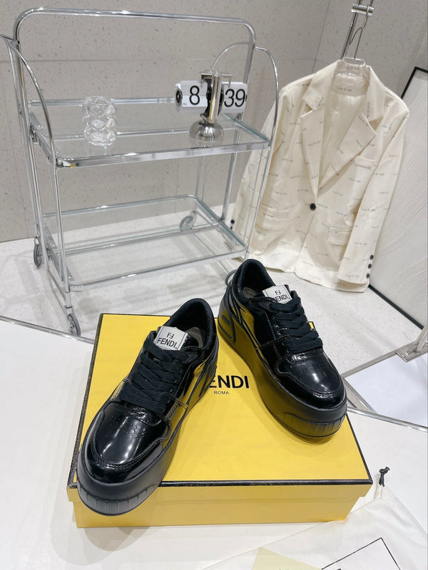 FENDI LOW-TOP TRAINER IN BLACK CALFSKIN